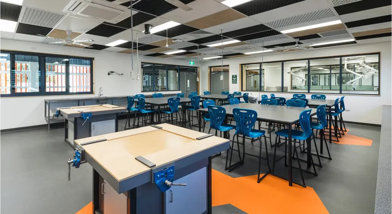 PTA-SMITHFIELD-SHS-210577